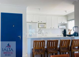 Apartamento Recém-Reformado a Apenas 90 Metros da Praia da Enseada!