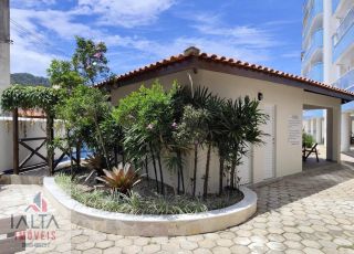 Apartamento Recém-Reformado a Apenas 90 Metros da Praia da Enseada!
