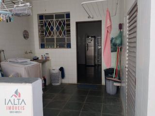 UM CANTINHO ESPECIAL NA MARTIM DE SÁ, sobrado espaçoso e cheio de charme! OPORTUNIDADE