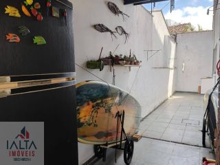 UM CANTINHO ESPECIAL NA MARTIM DE SÁ, sobrado espaçoso e cheio de charme! OPORTUNIDADE