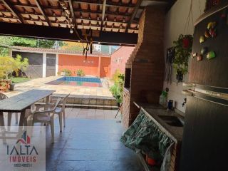 UM CANTINHO ESPECIAL NA MARTIM DE SÁ, sobrado espaçoso e cheio de charme! OPORTUNIDADE