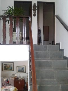 UM CANTINHO ESPECIAL NA MARTIM DE SÁ, sobrado espaçoso e cheio de charme! OPORTUNIDADE
