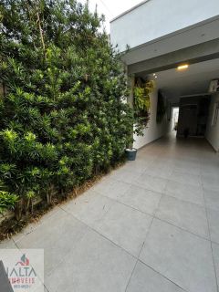 Casa Completa com Piscina Aquecida e Área Gourmet – Conforto e Sofisticação no Litoral Norte de SP