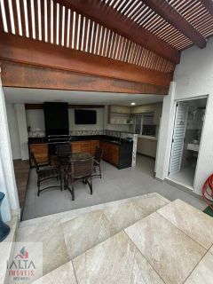 Casa Completa com Piscina Aquecida e Área Gourmet – Conforto e Sofisticação no Litoral Norte de SP