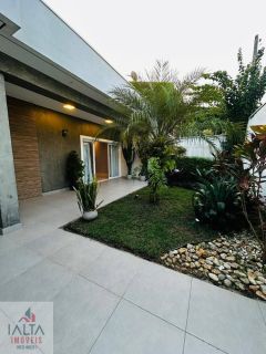 Casa Completa com Piscina Aquecida e Área Gourmet – Conforto e Sofisticação no Litoral Norte de SP