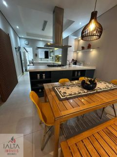 Casa Completa com Piscina Aquecida e Área Gourmet – Conforto e Sofisticação no Litoral Norte de SP