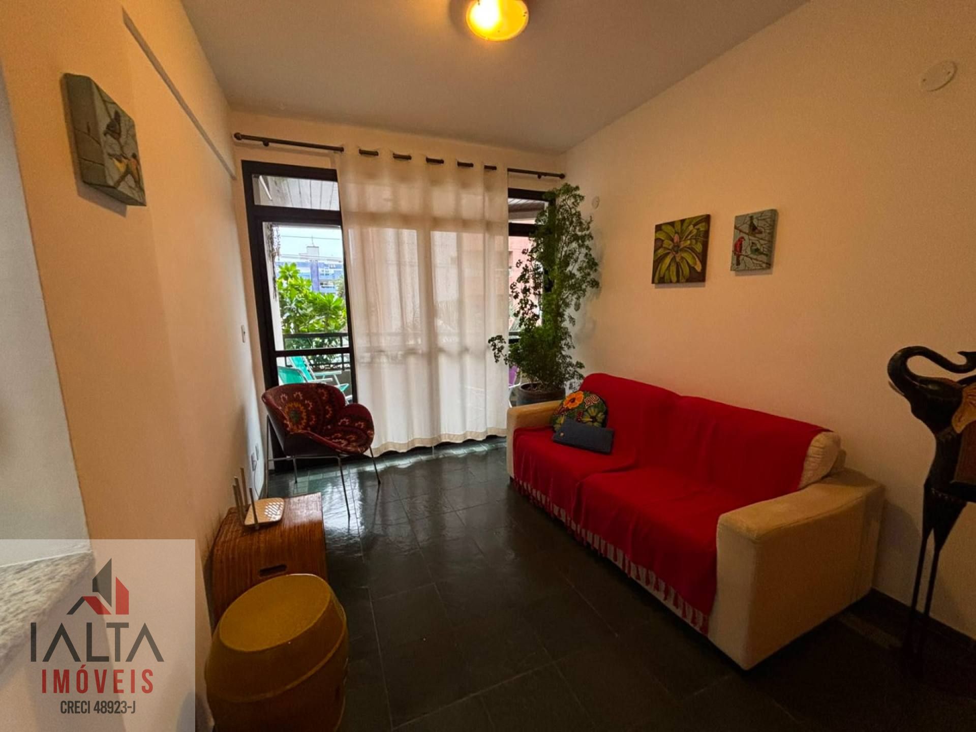 Apartamento à venda no Itaguá – Excelente localização a apenas 250 metros da orla!