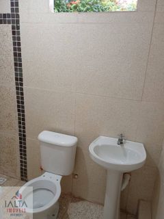 Conjunto de casas bem localizadas.