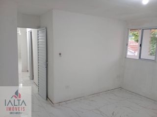 Conjunto de casas bem localizadas.
