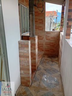 Conjunto de casas bem localizadas.