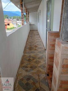Conjunto de casas bem localizadas.