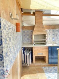 Duplex Exclusivo a Apenas 50 Metros da Praia Grande em Ubatuba
