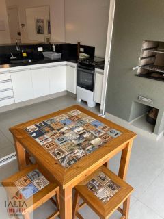 Excelente Apartamento com 2 Suítes e Varanda Gourmet no Centro