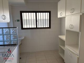 Apartamento Amplo com 3 Dormitórios e Vista para a Mata no Centro de Ubatuba
