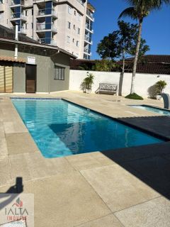 Apartamento Amplo com 3 Dormitórios e Vista para a Mata no Centro de Ubatuba