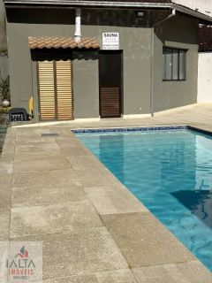 Apartamento Amplo com 3 Dormitórios e Vista para a Mata no Centro de Ubatuba