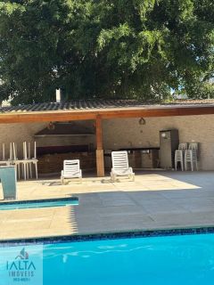 Apartamento Amplo com 3 Dormitórios e Vista para a Mata no Centro de Ubatuba