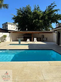 Apartamento Amplo com 3 Dormitórios e Vista para a Mata no Centro de Ubatuba