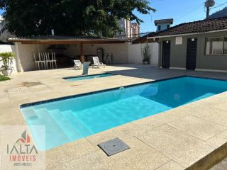 Apartamento Amplo com 3 Dormitórios e Vista para a Mata no Centro de Ubatuba
