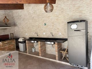 Apartamento Amplo com 3 Dormitórios e Vista para a Mata no Centro de Ubatuba