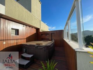 Linda cobertura com vista exuberante!