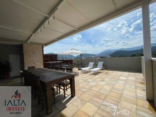 Linda cobertura com vista exuberante!