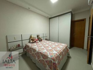 Linda cobertura com vista exuberante!
