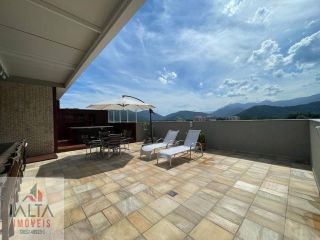 Linda cobertura com vista exuberante!
