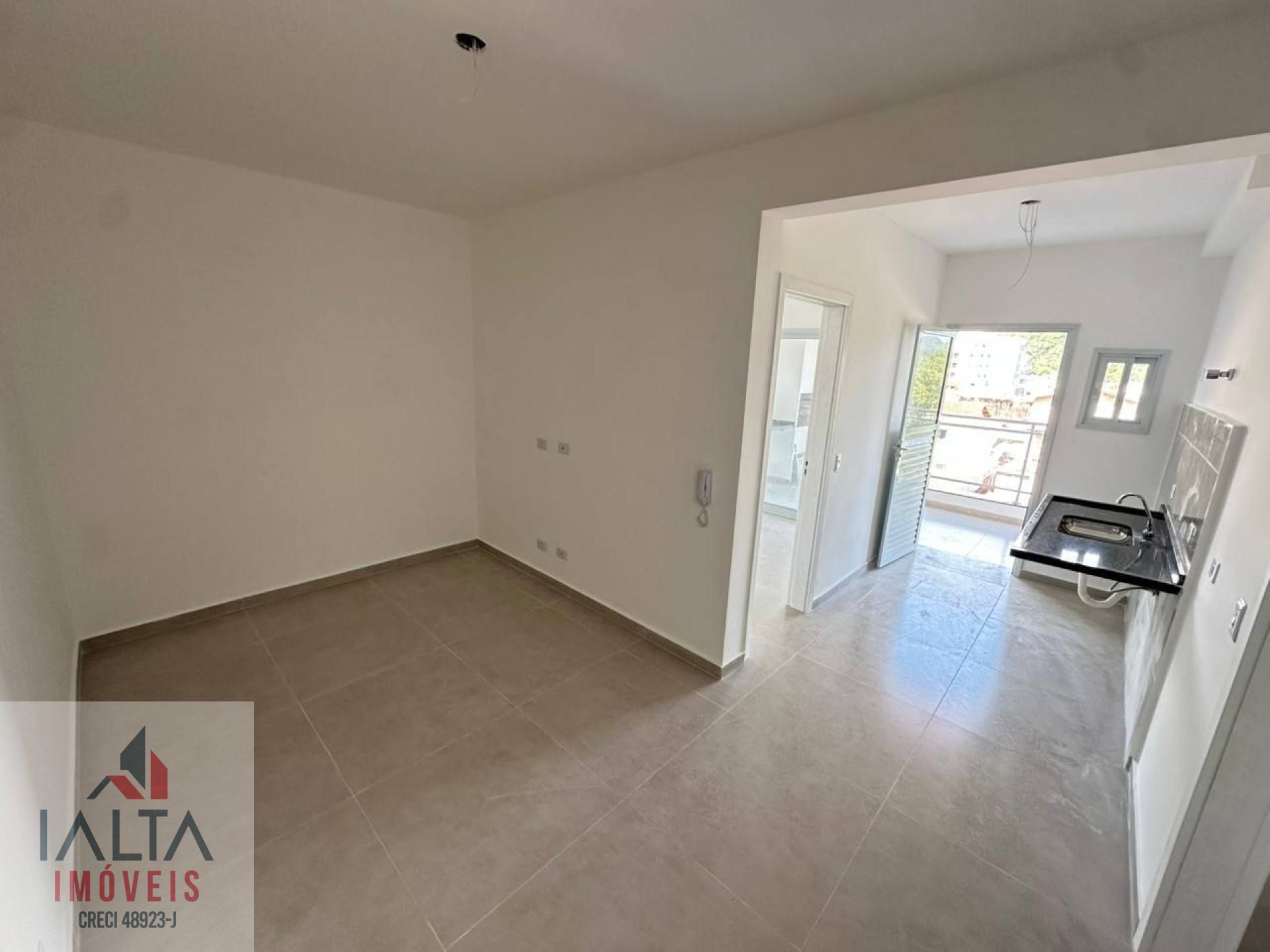 Apartamento novo com 2 dormitórios no Perequê-Açu | 400 metros da orla da Praia