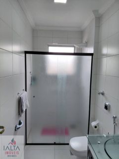 Locação Definitiva: Apartamento Mobiliado com 3 Dormitórios no Centro de Ubatuba