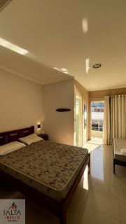 Espaçosa Casa à Venda no Jardim Califórnia com 4 Quartos, Piscina e Varanda Gourmet