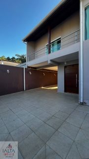 Espaçosa Casa à Venda no Jardim Califórnia com 4 Quartos, Piscina e Varanda Gourmet