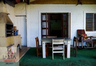 Casa a 300mts da Praia Martim de Sá