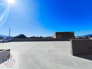 Apartamento à venda na Praia das Palmeiras, Caraguatatuba - Lazer Completo e Piscina Aquecida
