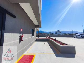 Apartamento à venda na Praia das Palmeiras, Caraguatatuba - Lazer Completo e Piscina Aquecida