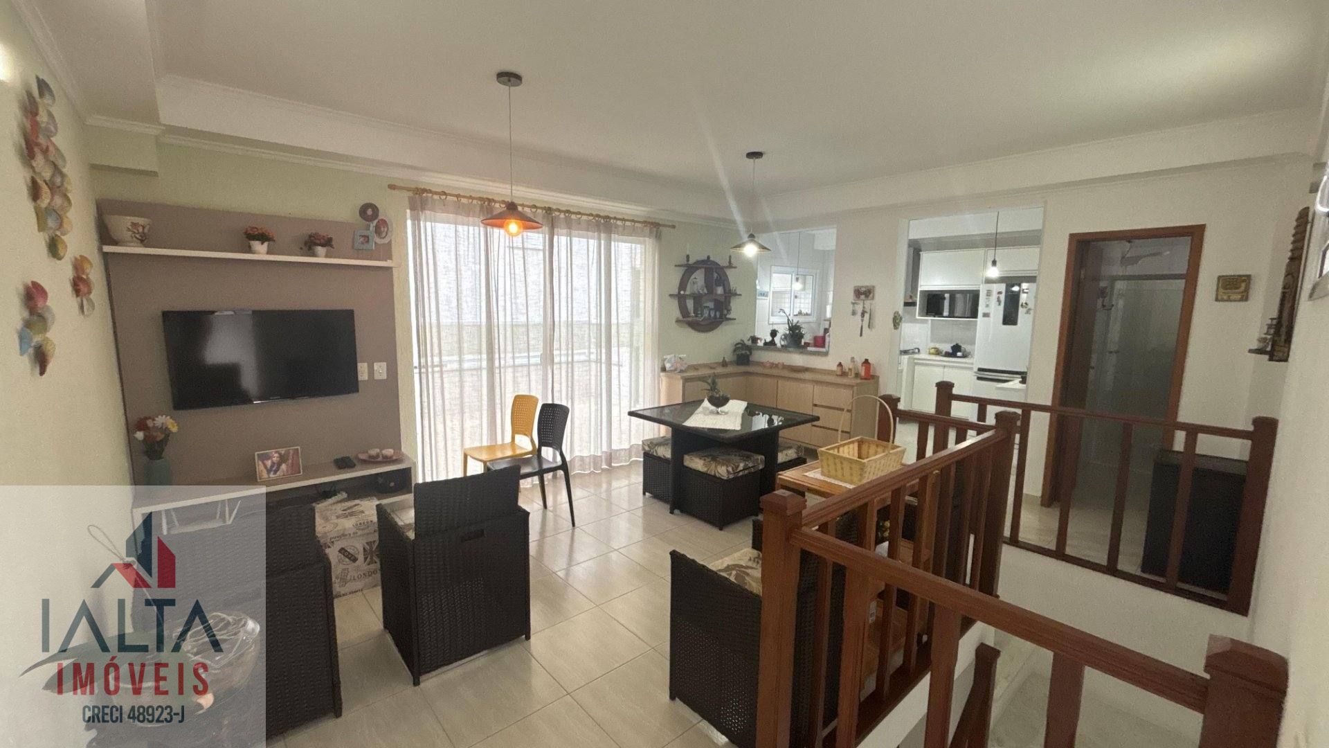 Duplex à Venda no Itaguá – Conforto, Espaço e Excelente Localização