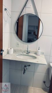 More a Poucos Passos do Mar: Apartamento com 2 Dormitórios no Itaguá