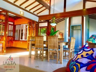 Casa de Luxo à venda em Ilhabela com 8 Suítes e Vista Panorâmica para o Mar
