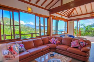 Casa de Luxo à venda em Ilhabela com 8 Suítes e Vista Panorâmica para o Mar