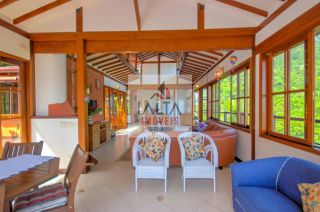 Casa de Luxo à venda em Ilhabela com 8 Suítes e Vista Panorâmica para o Mar