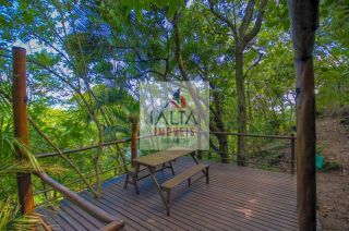 Casa de Luxo à venda em Ilhabela com 8 Suítes e Vista Panorâmica para o Mar