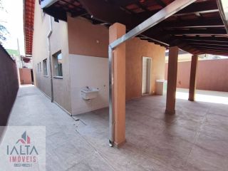 Casa/Comercio à venda no Indaiá, Caraguatatuba com 3 suítes e Potencial Comercial/Residencial