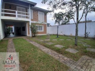 Casa Para Vender com 4 quartos 4 suítes no bairro Martim de Sá em Caraguatatuba