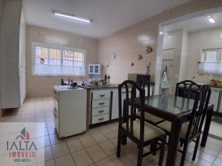 Casa Para Vender com 4 quartos 4 suítes no bairro Martim de Sá em Caraguatatuba
