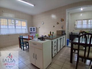 Casa Para Vender com 4 quartos 4 suítes no bairro Martim de Sá em Caraguatatuba