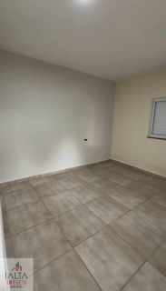 Seu Novo Lar no Ipiranguinha: 3 Quartos, Suíte e Garagem para 3 Carros