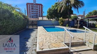 Casa de Alto Padrão à venda em Caraguatatuba com 4 suítes, piscina e 5 vagas na MARTIM DE SÁ