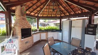Casa de Alto Padrão à venda em Caraguatatuba com 4 suítes, piscina e 5 vagas na MARTIM DE SÁ