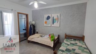 Casa de Alto Padrão à venda em Caraguatatuba com 4 suítes, piscina e 5 vagas na MARTIM DE SÁ