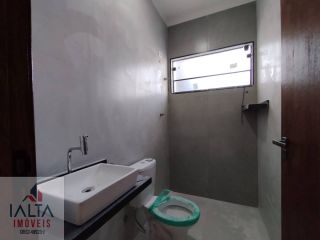 Casa à venda no Balneário Mar Azul, Caraguatatuba - 2 quartos (1 suíte) e amplo terreno